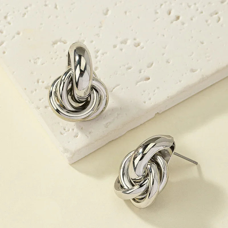 Ear Ring-Knot Style