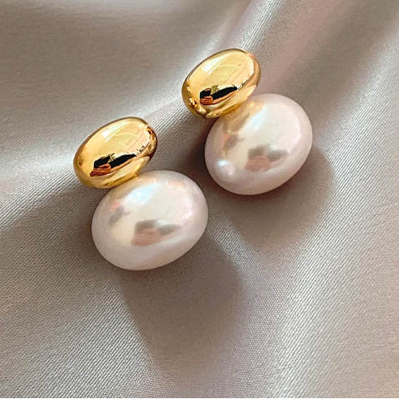 Pearl Earring