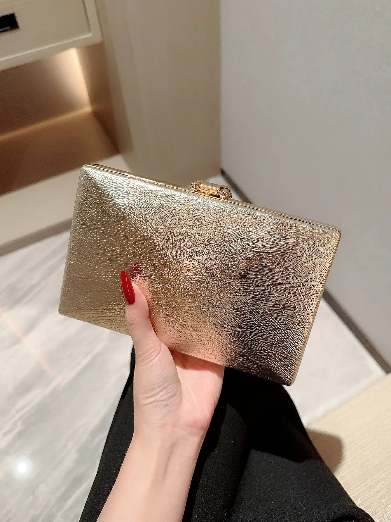 Gold Leaf Clutch Chain Bag