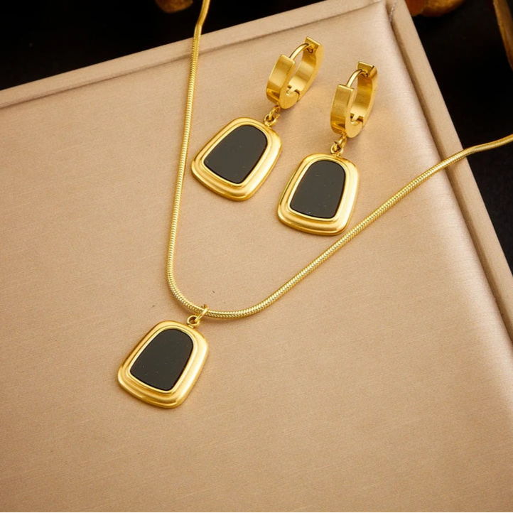 Geometric Necklace Set