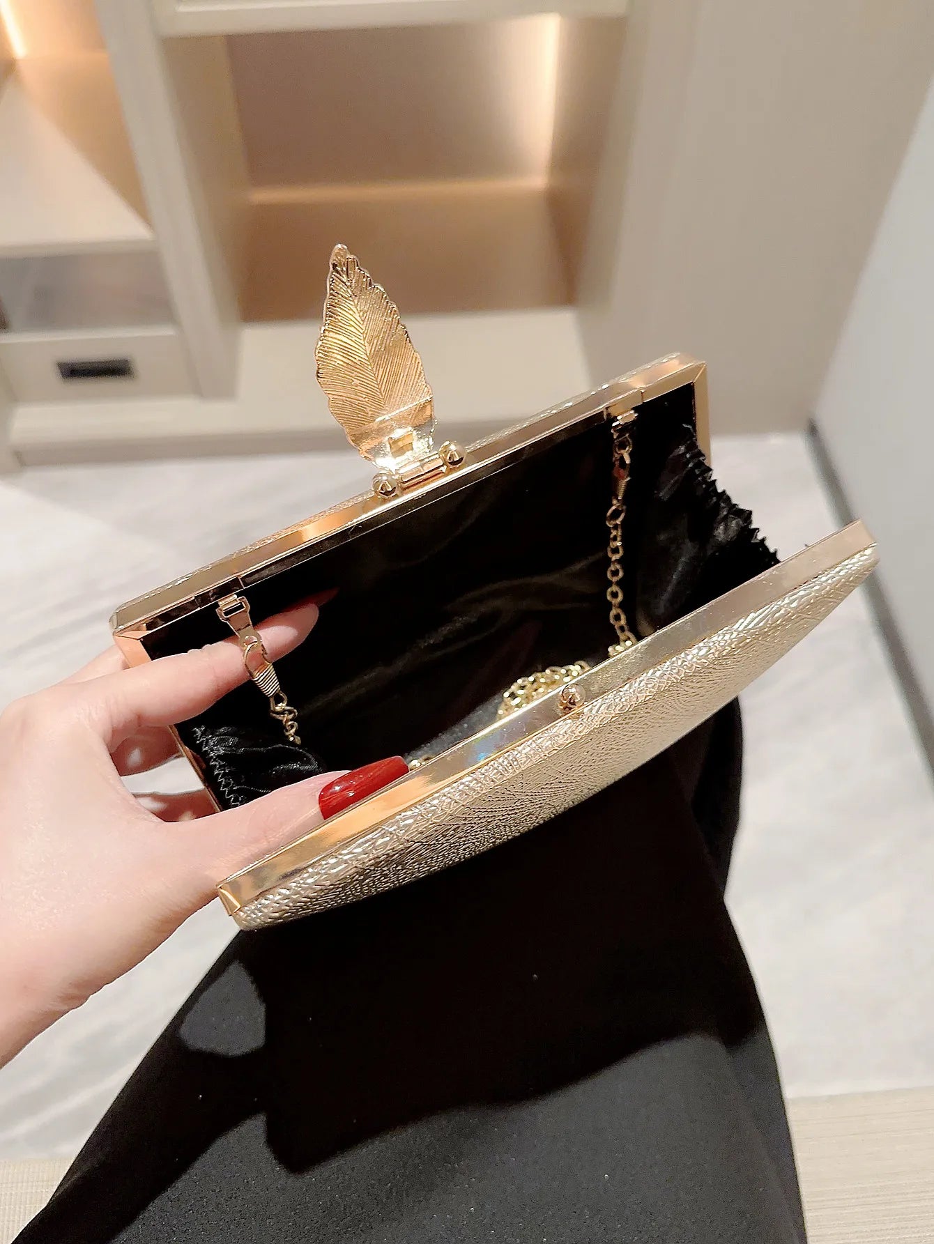 Gold Leaf Clutch Chain Bag
