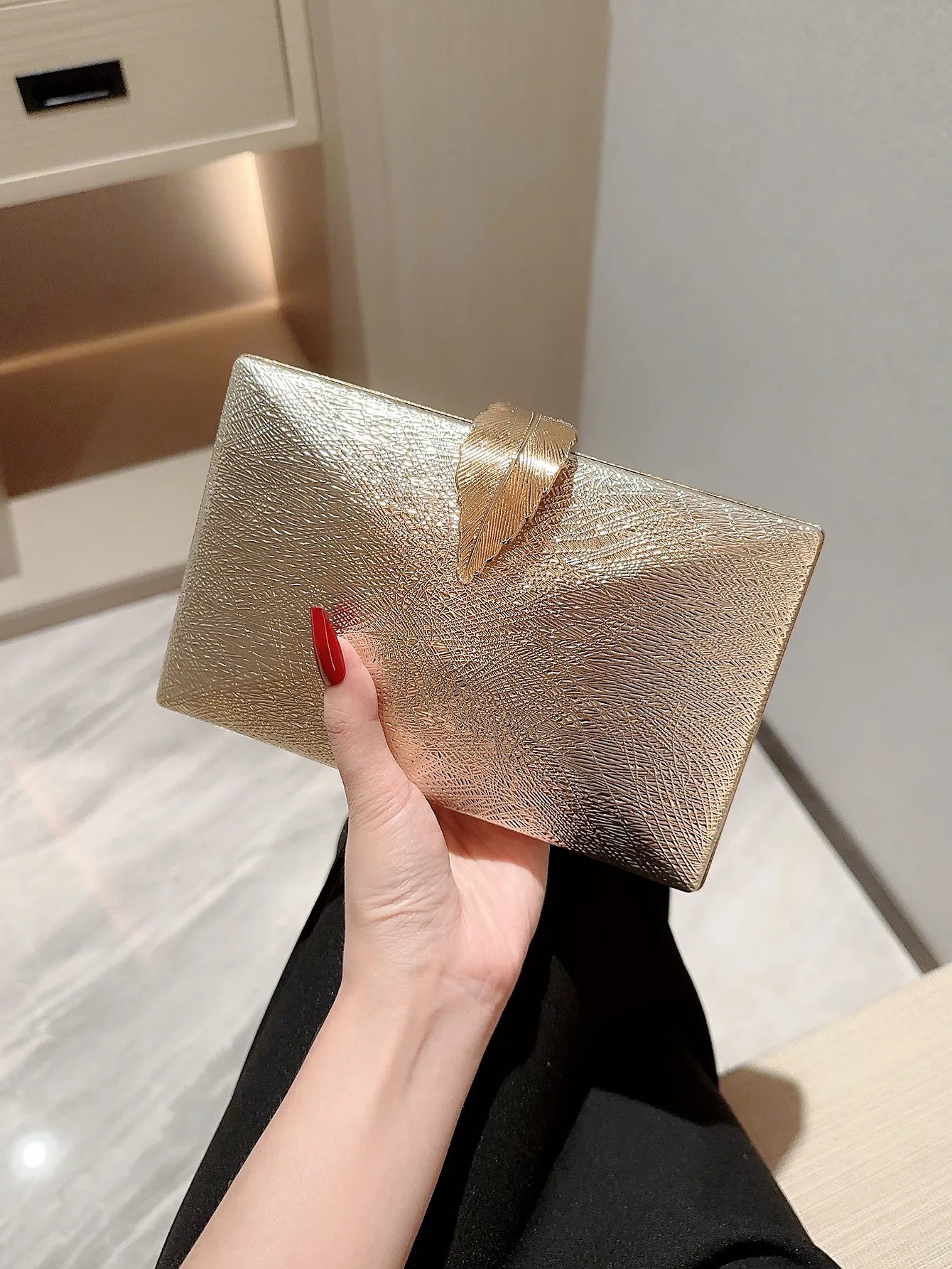 Gold Leaf Clutch Chain Bag